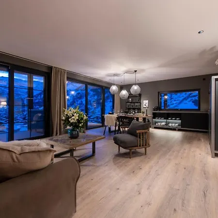 B Five Luxury Apartman *